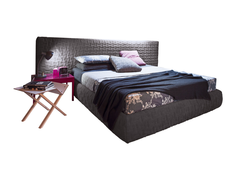 łóżko z tapicerowanym zagłówkiem (1)